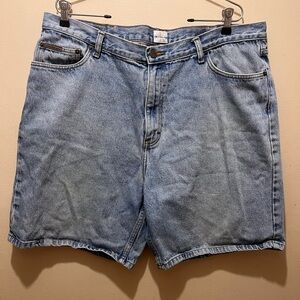 Vintage 90s Calvin Klein light wash Jean shorts Men’s 40